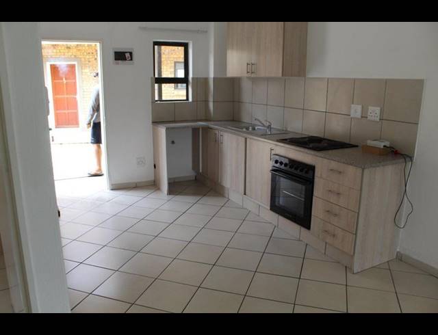 2 BEDROOM PROPERTY TO RENT IN VANDERBIJLPARK CW 5